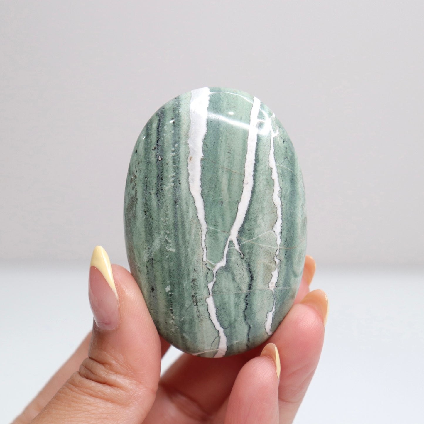 Green Sardonyx Palm Stone 15