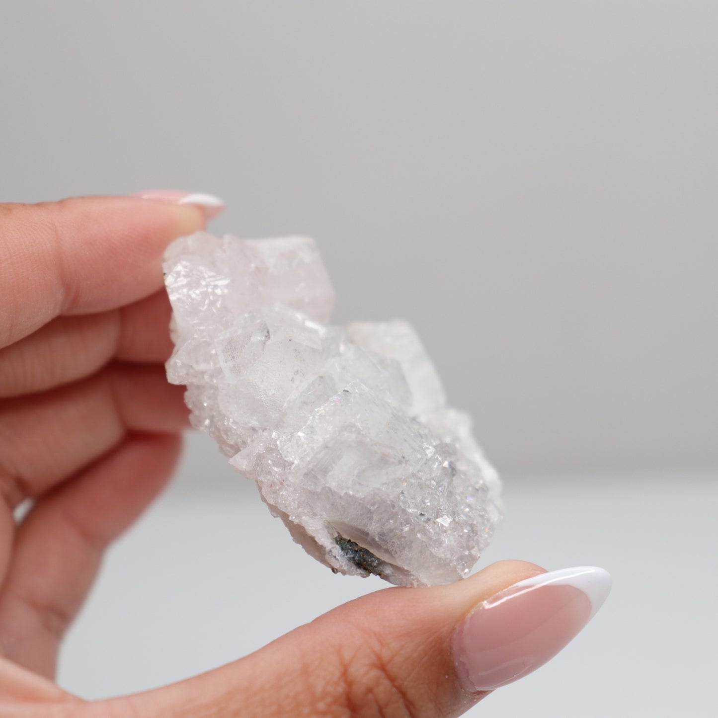 Apophyllite | B