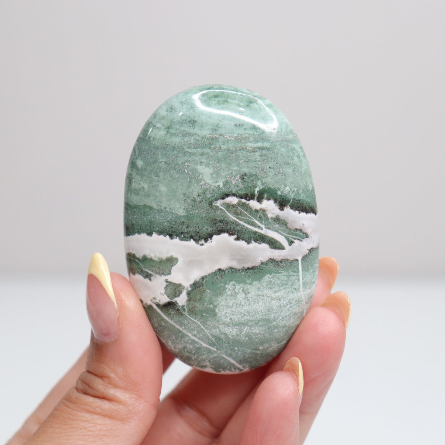 Green Sardonyx Palm Stone 13