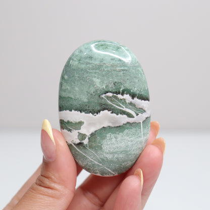 Green Sardonyx Palm Stone 13