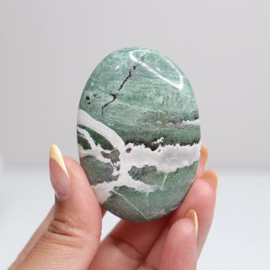 Green Sardonyx Palm Stone 11