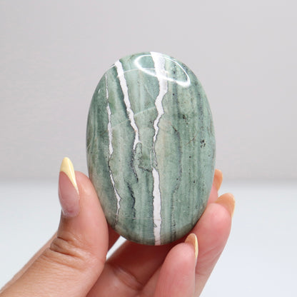 Green Sardonyx Palm Stone 15