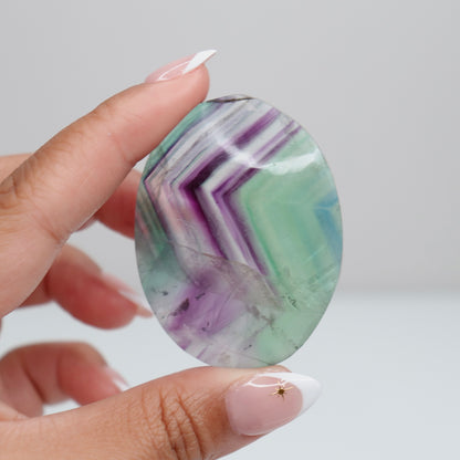 Fluorite Diamond Palm Stone 14*