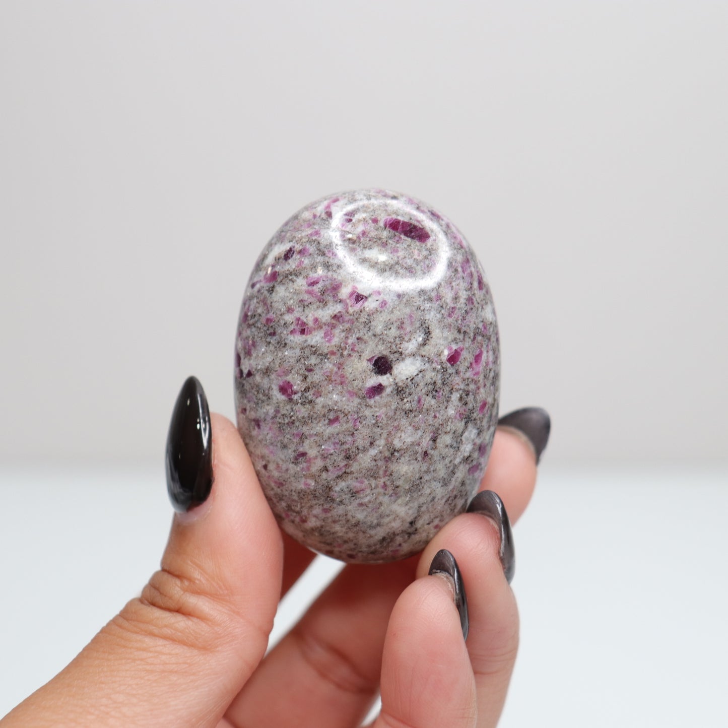 Ruby Albite Palm Stone 50