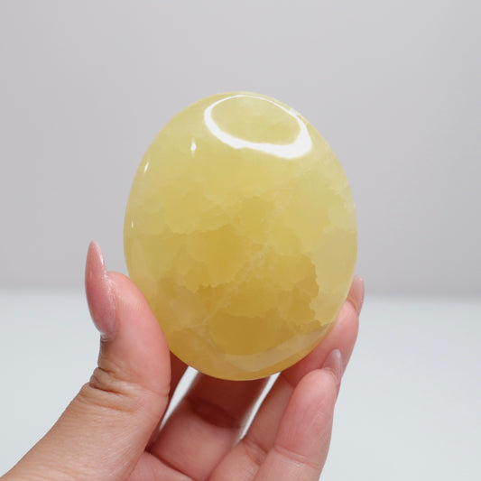 Lemon Calcite Palm Stone | 55