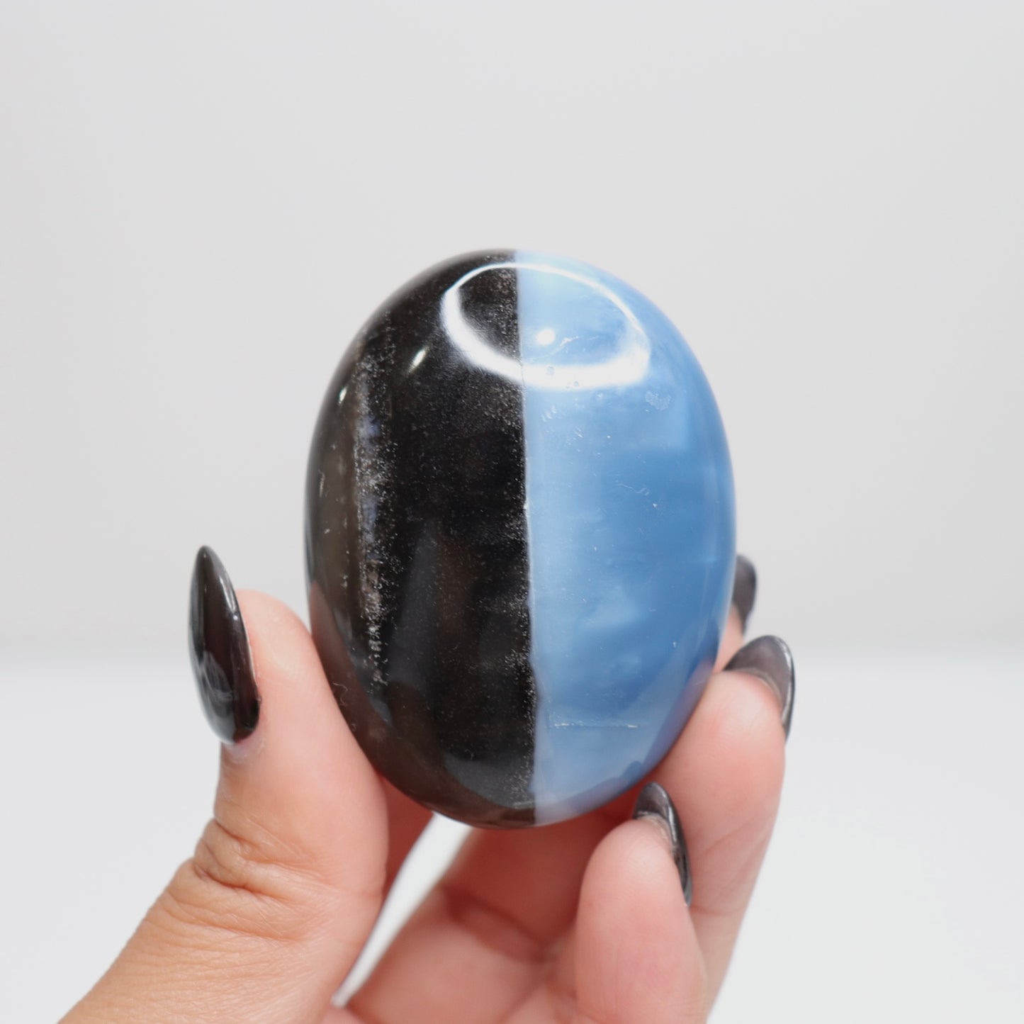 Blue Opal Palm Stone 40