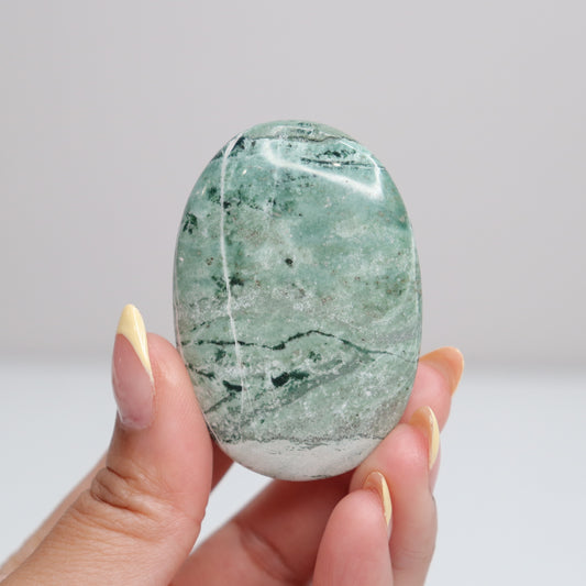 Green Sardonyx Palm Stone 3