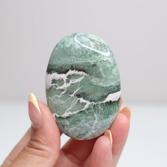 Green Sardonyx Palm Stone 10