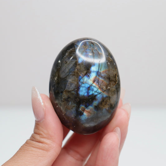 Labradorite Palm Stone 70