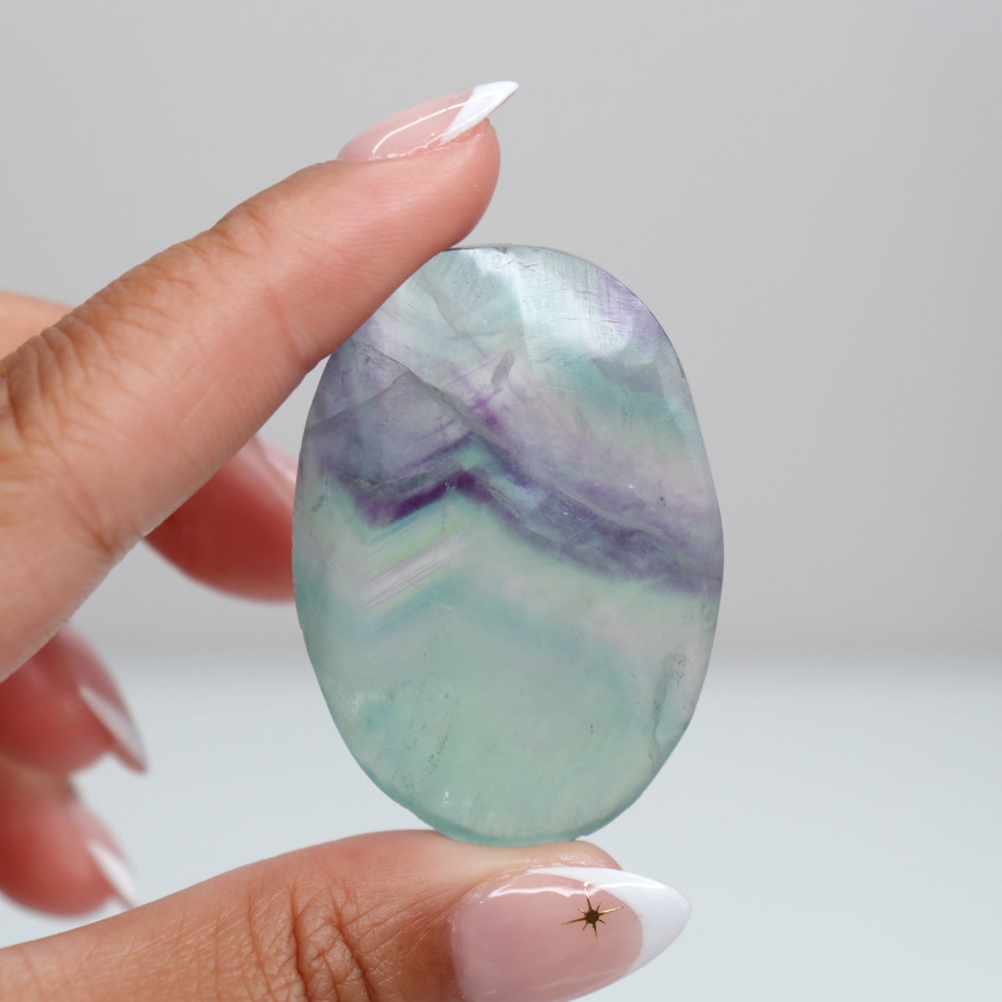 Fluorite Diamond Palm Stone 17*