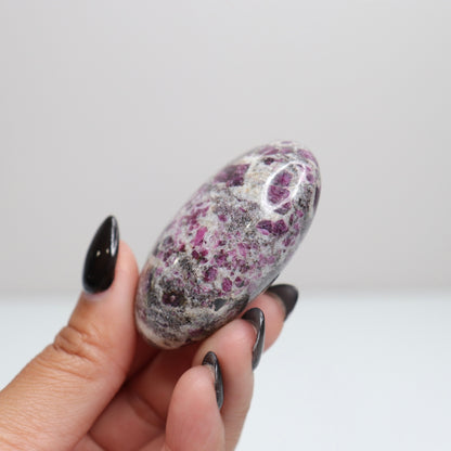Ruby Albite Palm Stone 52