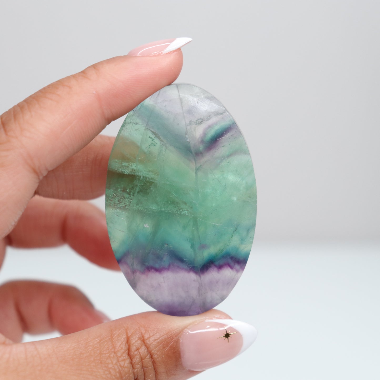 Fluorite Diamond Palm Stone 16