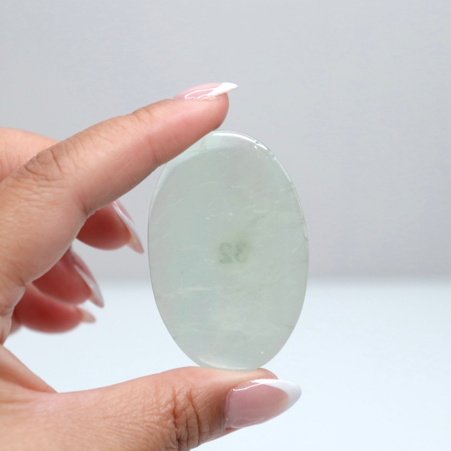 Fluorite Palm Stone | 32
