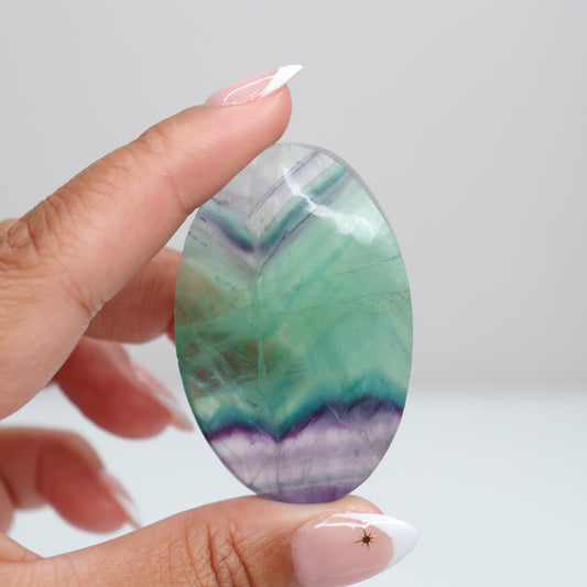 Fluorite Diamond Palm Stone 16