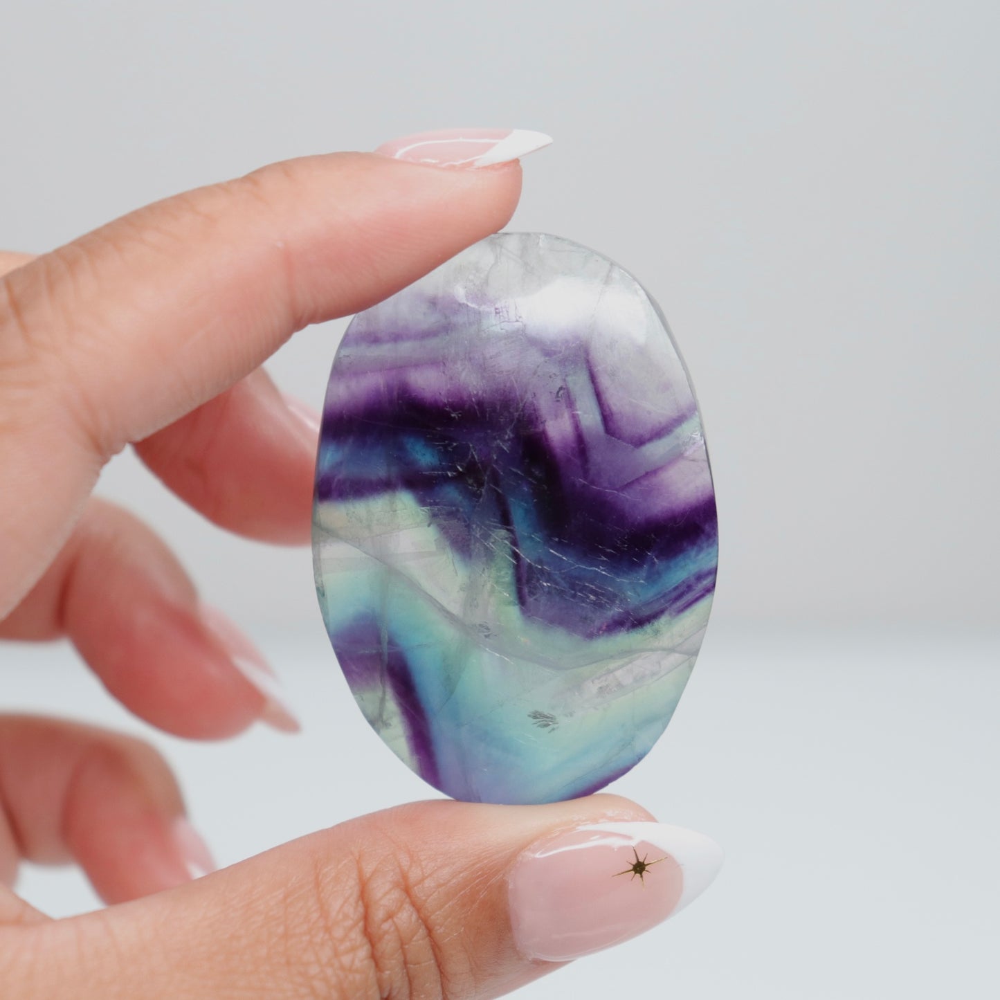 Fluorite Diamond Palm Stone 15