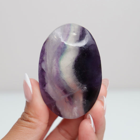 Fluorite Diamond Palm Stone 8*