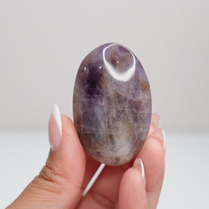 Dream Amethyst Palm Stone G