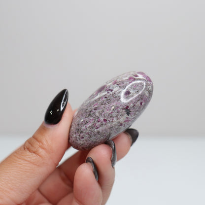 Ruby Albite Palm Stone 48