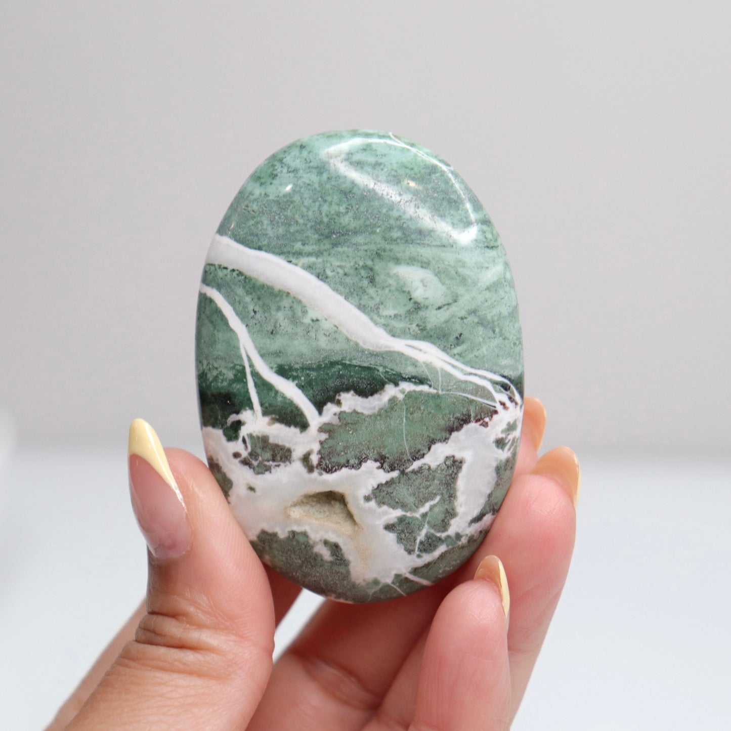 Green Sardonyx Palm Stone 12