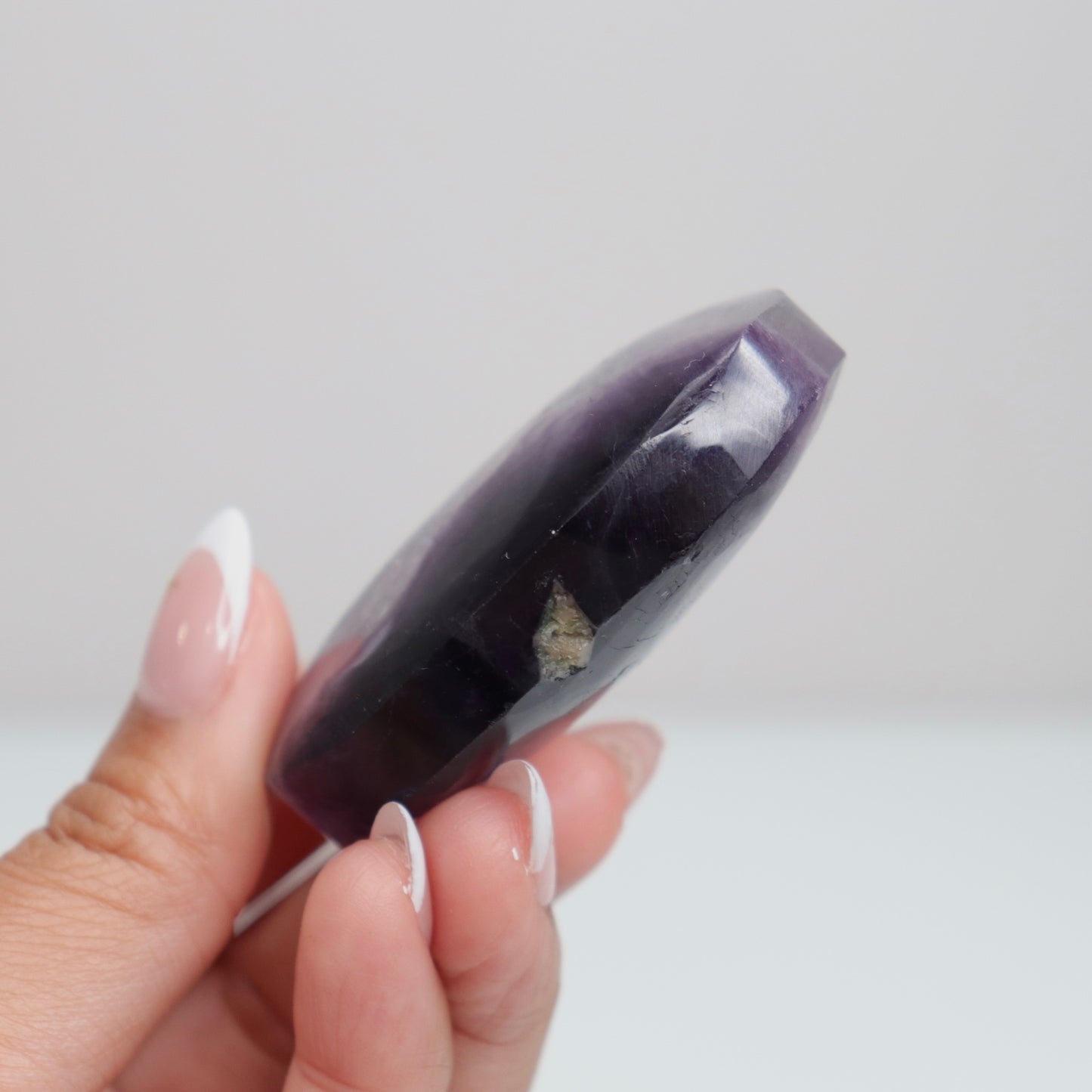 Fluorite Diamond Palm Stone 8*