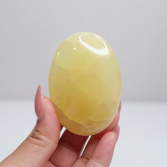 Lemon Calcite Palm Stone | 53