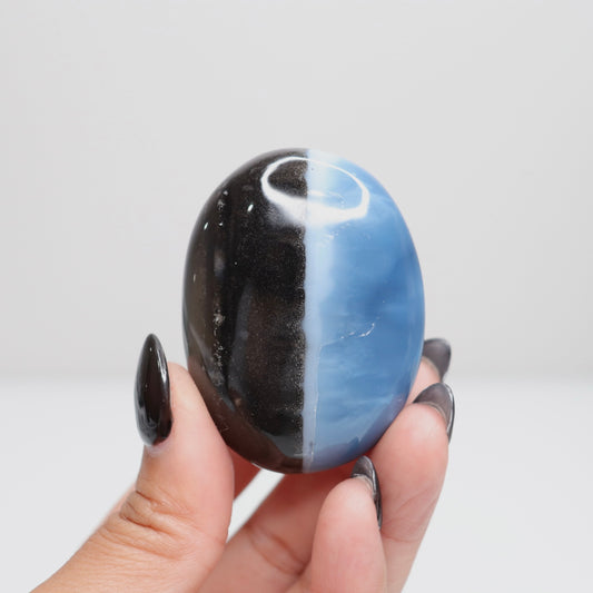 Blue Opal Palm Stone 40