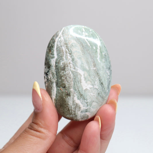 Green Sardonyx Palm Stone 5