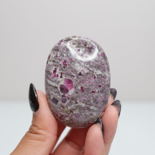 Ruby Albite Palm Stone 56