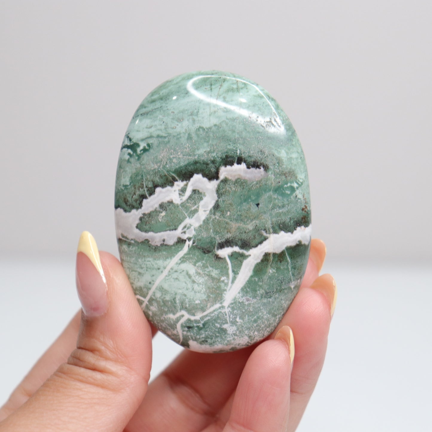 Green Sardonyx Palm Stone 14
