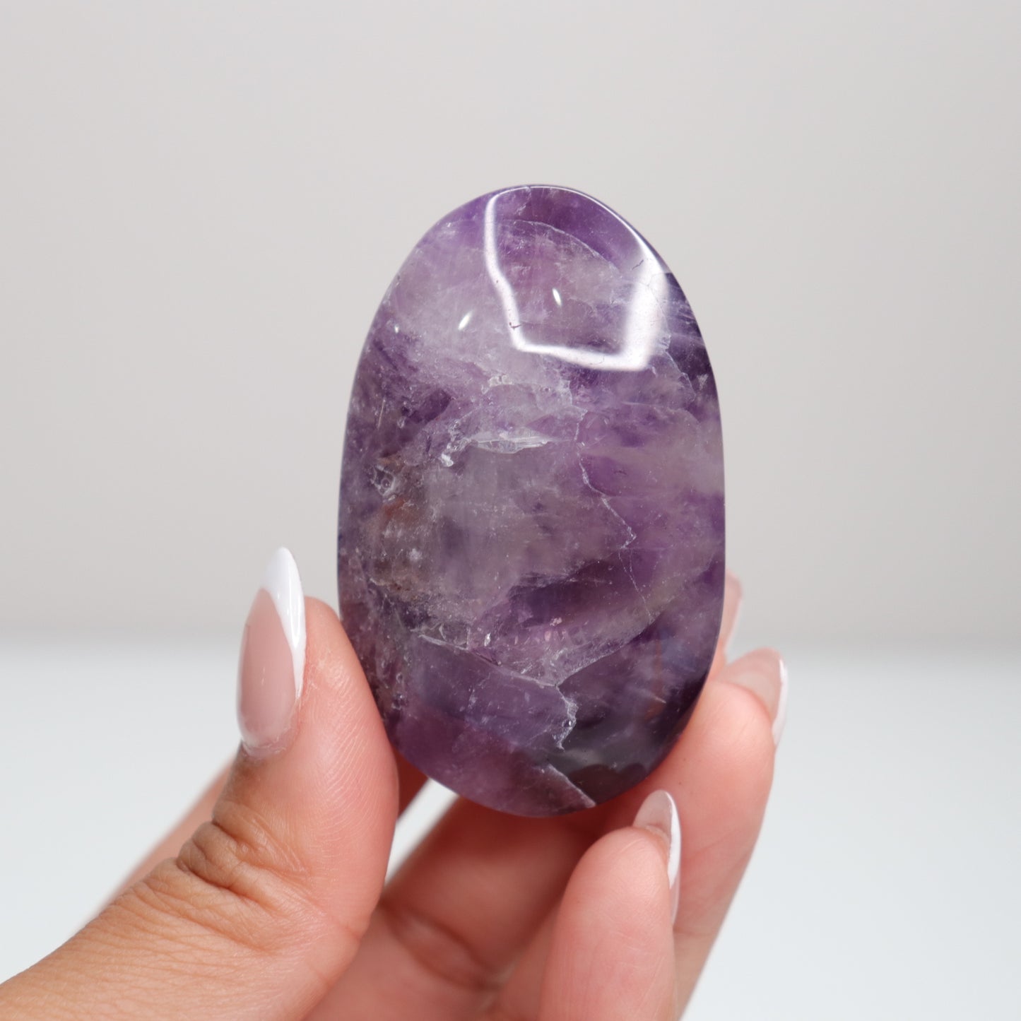 Dream Amethyst Palm Stone M