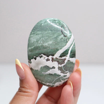Green Sardonyx Palm Stone 12