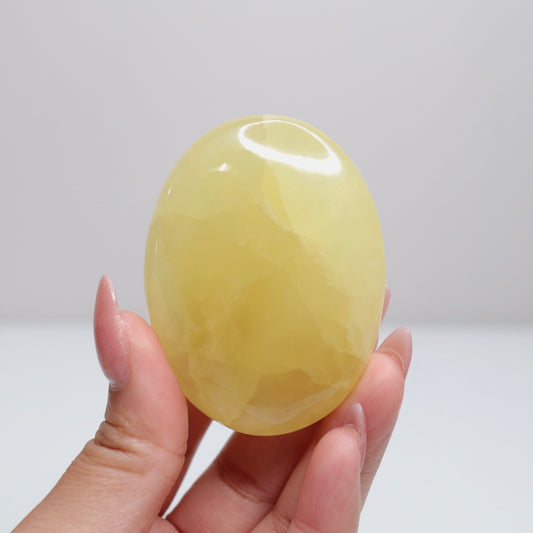 Lemon Calcite Palm Stone | 52