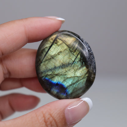 Labradorite Flat Palm Stone | 16