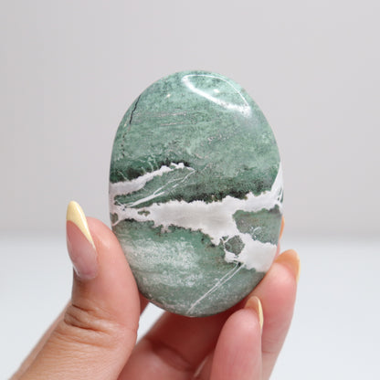Green Sardonyx Palm Stone 11